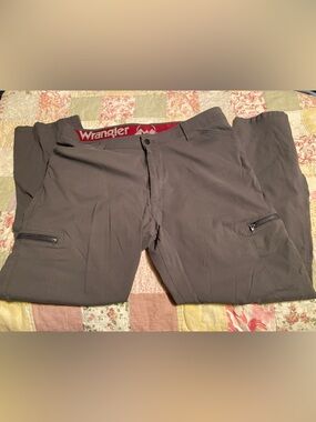 Wrangler Men's Gray Cargo Comfort Fit Pants 40x30
